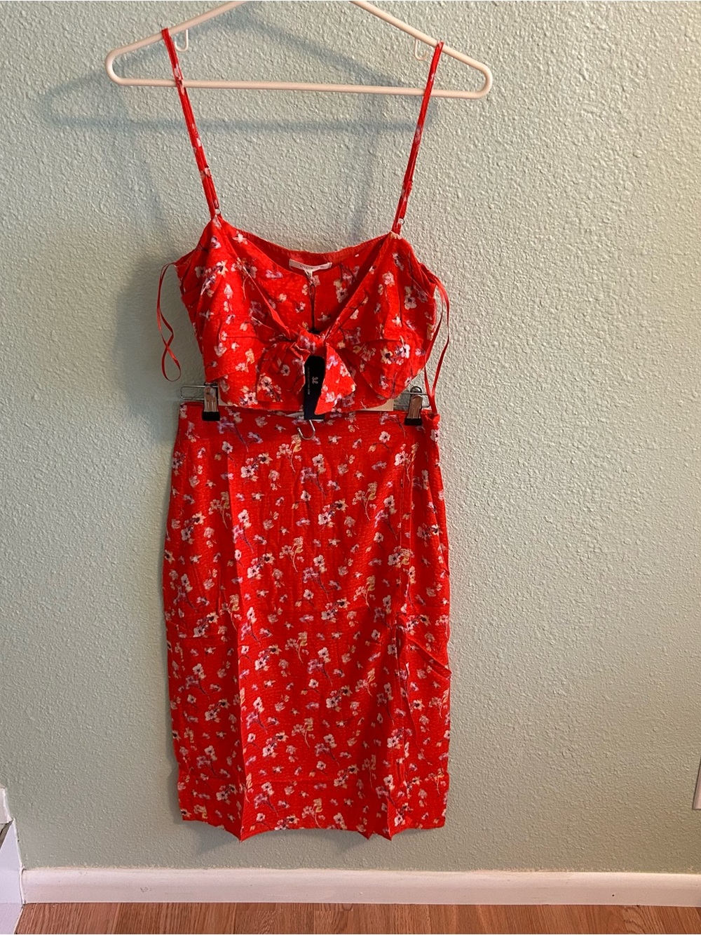 Le Lis Set Red Floral Cami Top and Skirt Size Small